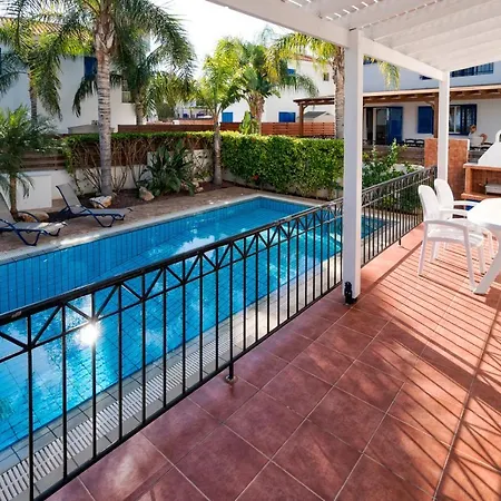 Walk To The Beach - - 4 Bedroom With Pool Villa